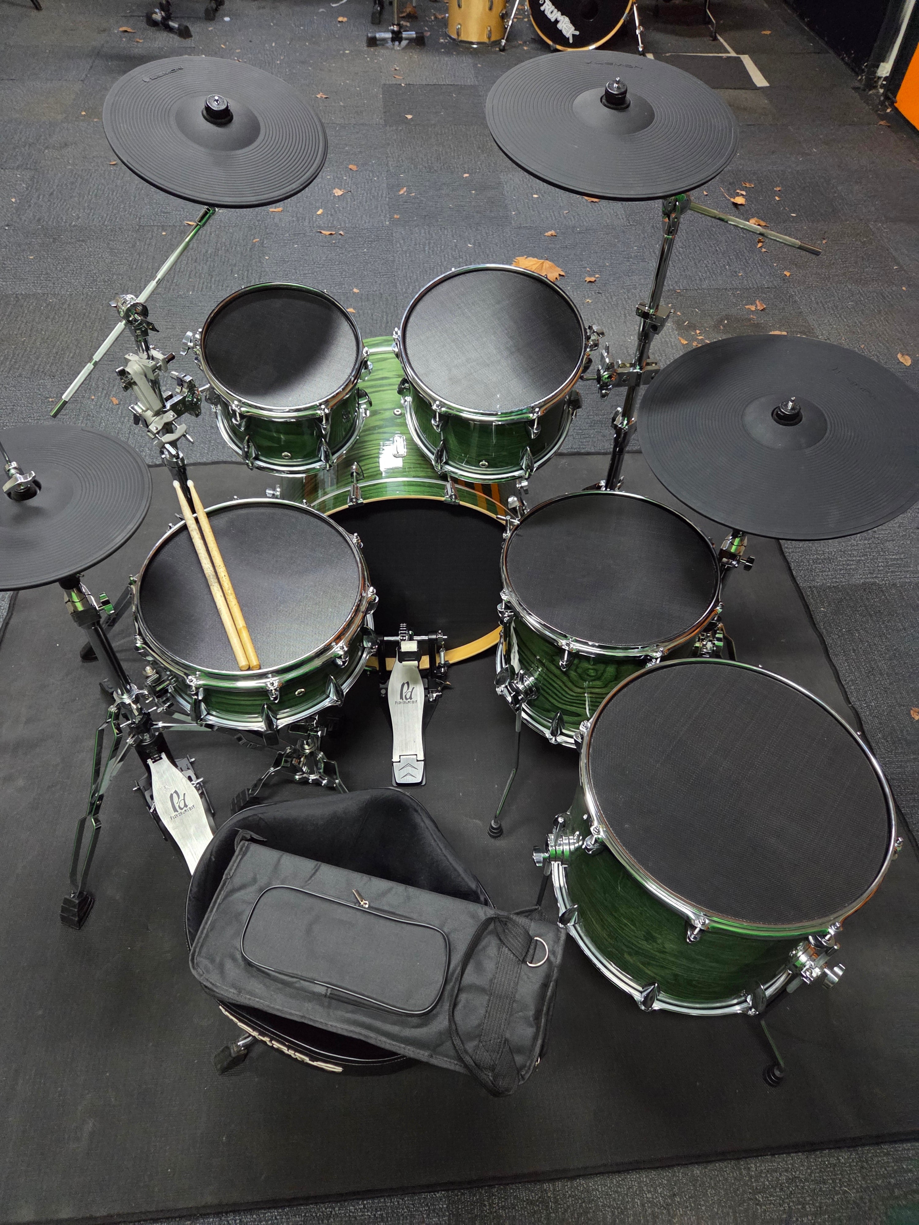 Lemon Cymbals vs the Big Boys